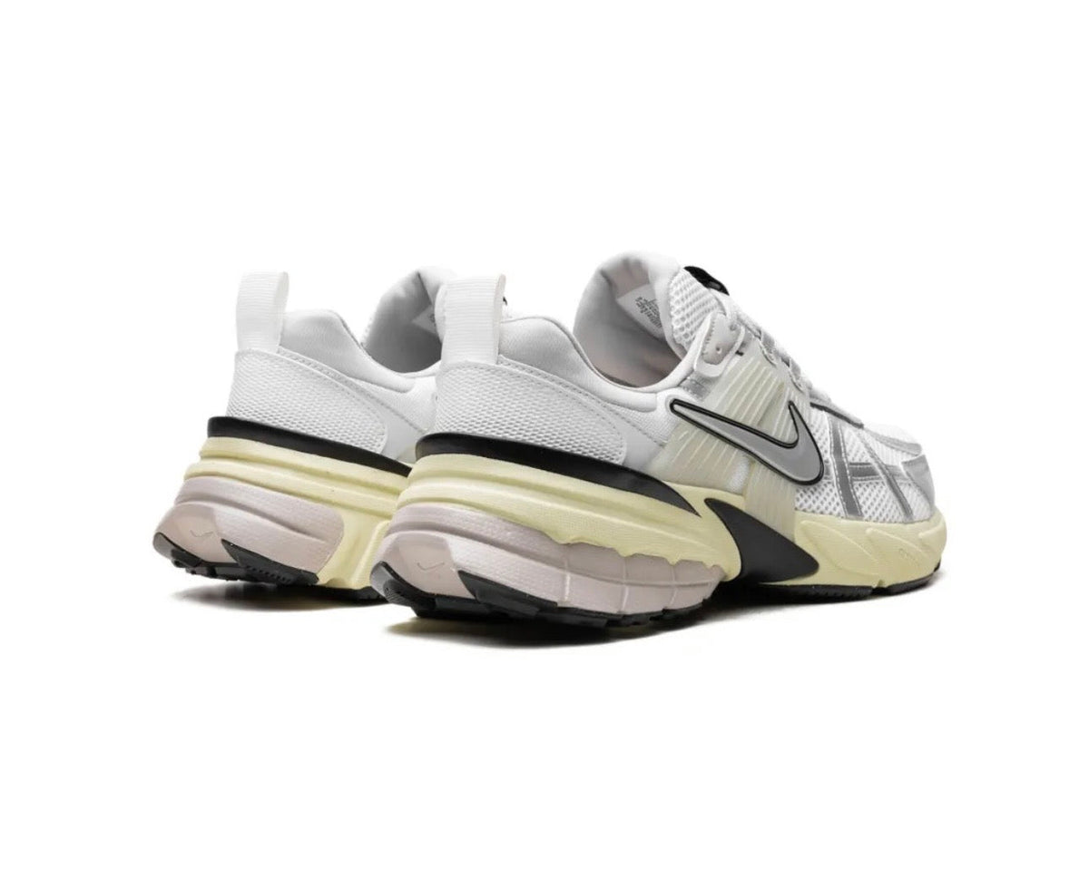 Nike V2K Run White Silver Beige