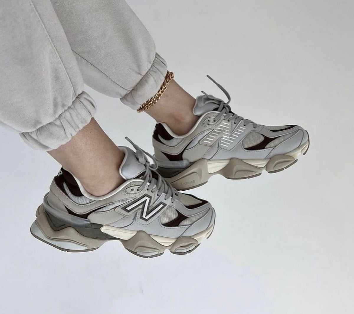 New Balance 9060 Light grey and green olive - תמונה 5