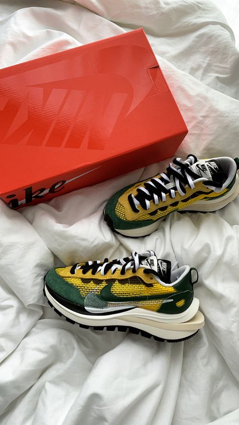 Nike Vaporwaffle Sacai Tour Yellow Stadium Green - תמונה 3