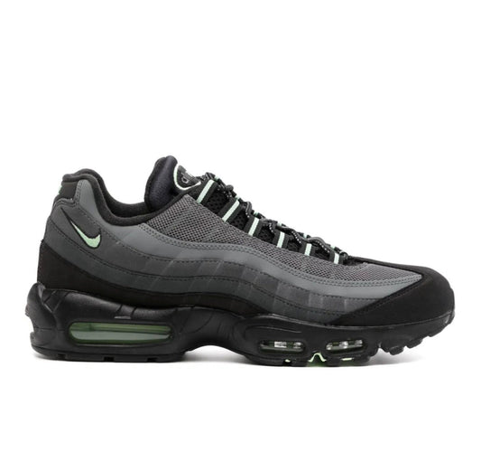 Nike air Vapormax 95’ grey black green